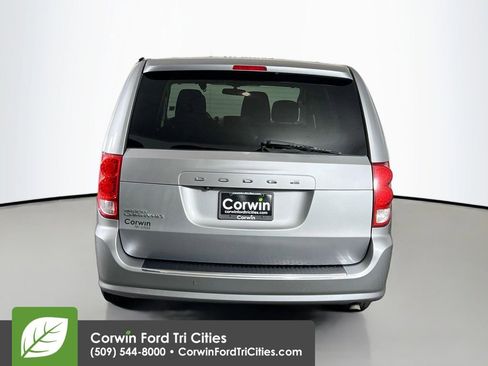 Used 2018 Dodge Grand Caravan SE image 13