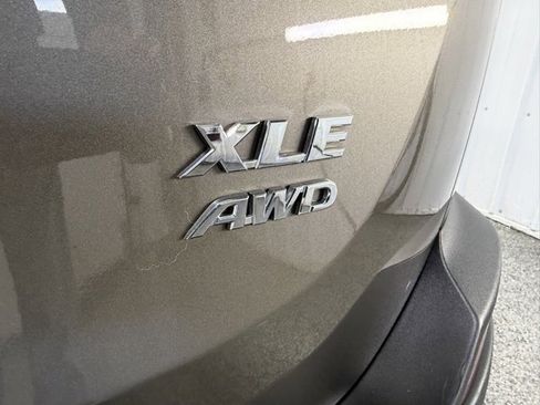 Used 2015 Toyota RAV4 XLE image 28