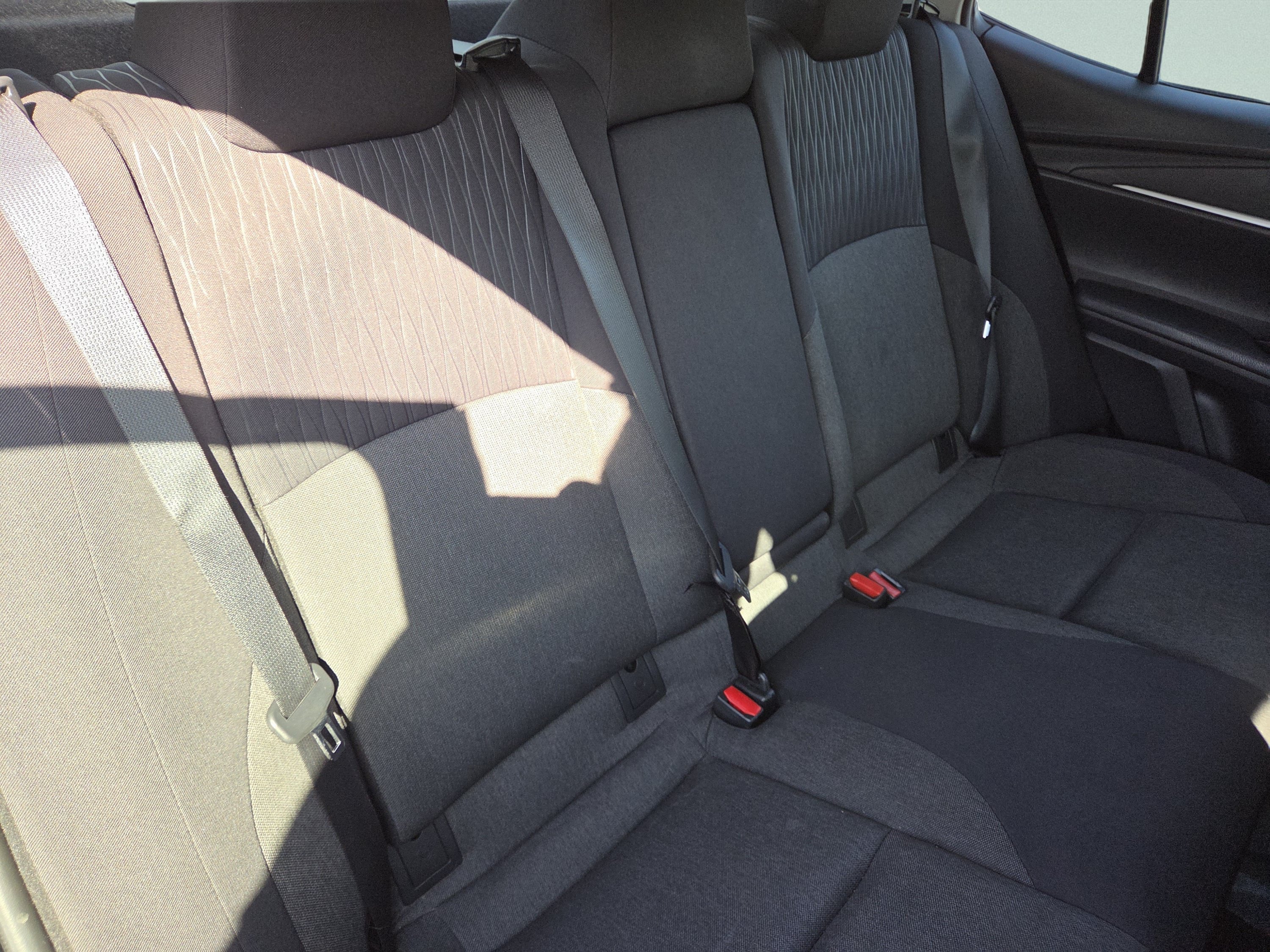 Used 2025 Toyota Camry LE FWD image 5