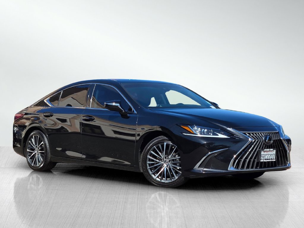 Used 2025 Lexus ES 300h w/ Premium Package FWD image 2
