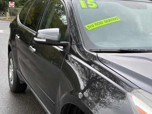 Used 2015 Chevrolet Traverse LT image 12