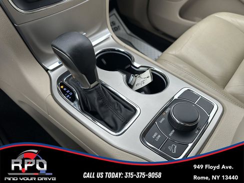 Used 2017 Jeep Grand Cherokee Limited image 27