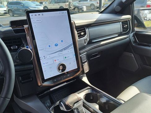 Used 2024 Ford F150 Lightning Lariat image 14