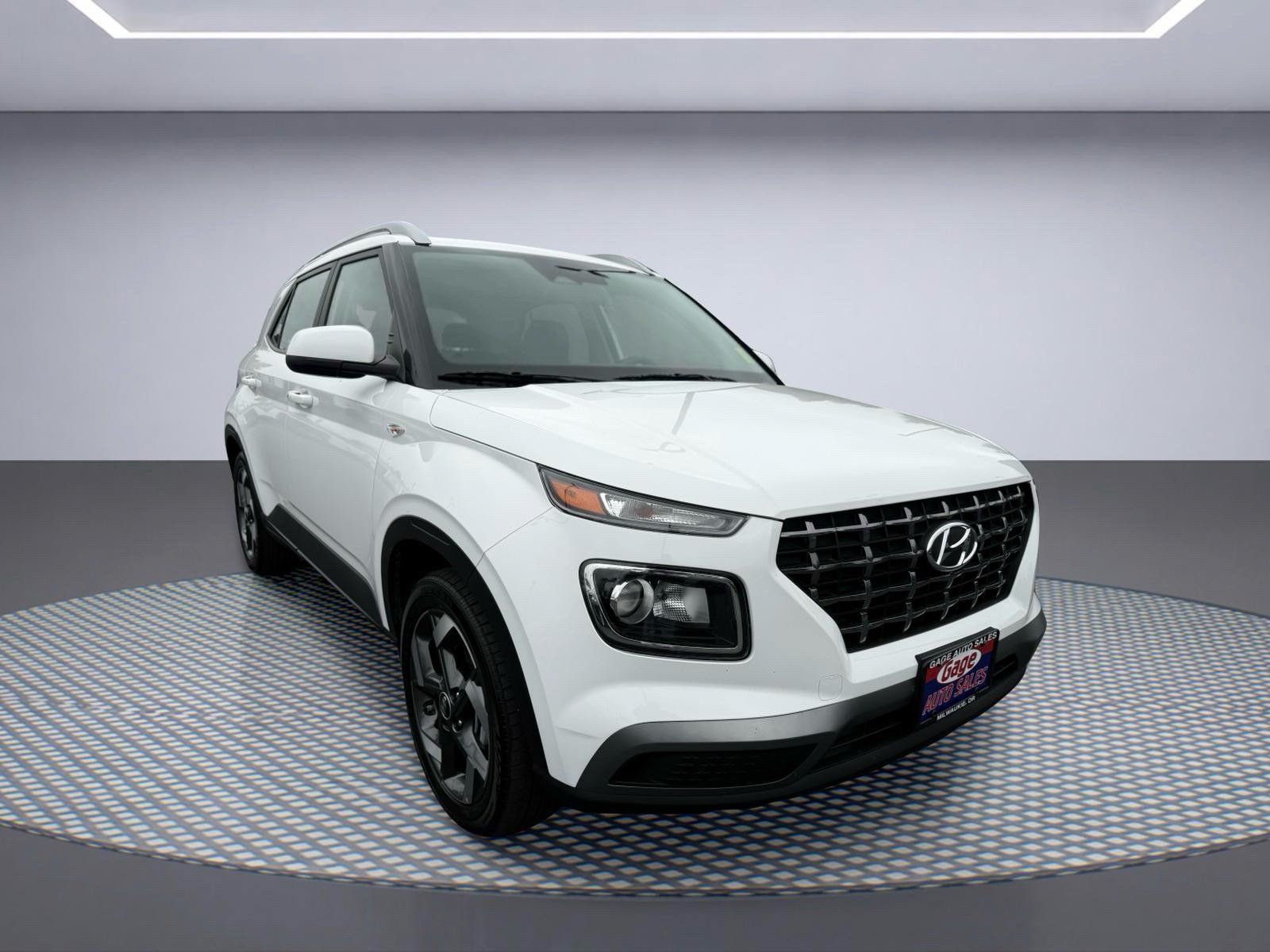 Used 2025 Hyundai Venue SEL FWD image 8