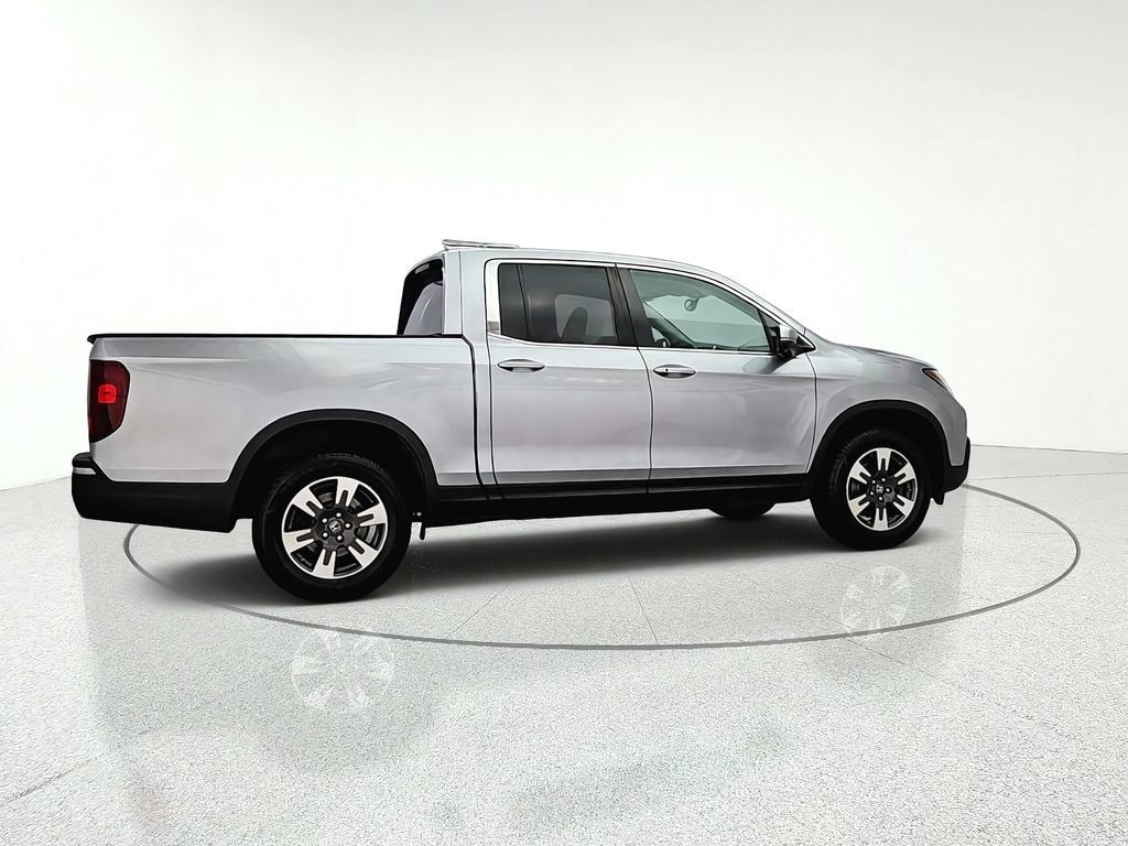 Used 2017 Honda Ridgeline RTL-T image 3