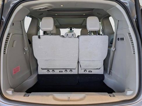 Used 2019 Chrysler Pacifica Limited FWD image 6