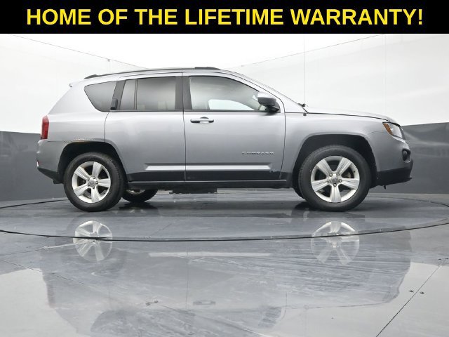Used 2017 Jeep Compass Latitude AWD/4WD image 41