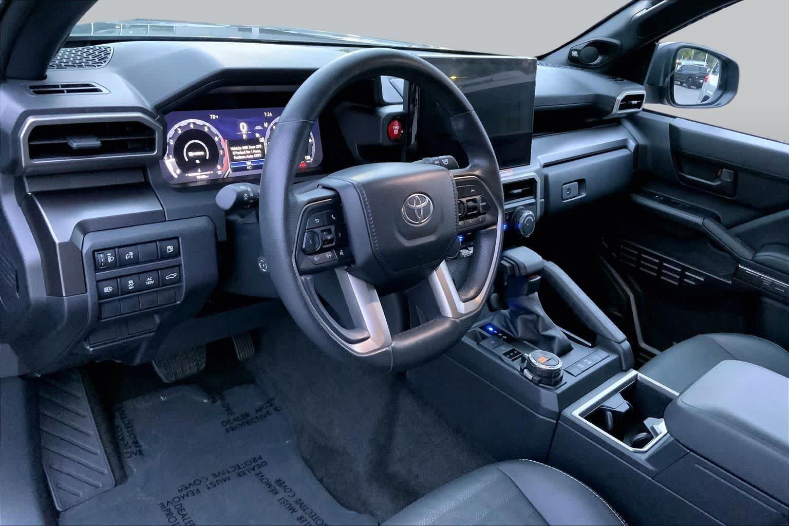 Used 2025 Toyota 4Runner TRD Off-Road Premium AWD/4WD image 15