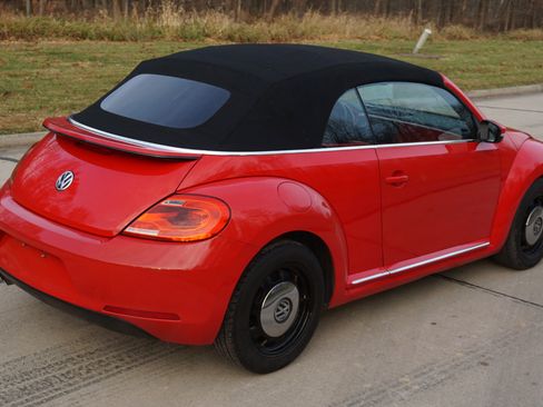 Used 2014 Volkswagen Beetle 2.5 image 32