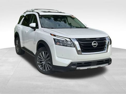 Certified 2025 Nissan Pathfinder SL w/ SL Premium Package AWD/4WD image 1