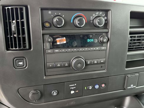 New 2025 Chevrolet Express 3500 Extended image 9