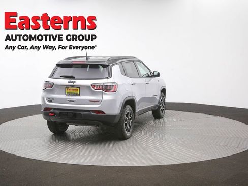 Used 2025 Jeep Compass Trailhawk w/ Trailer Tow Group AWD/4WD image 38