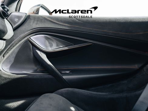 Used 2024 McLaren 750S RWD image 33