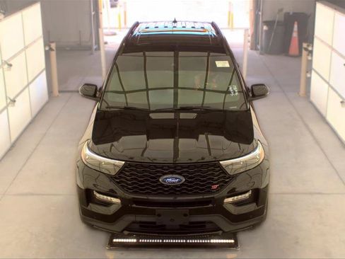 Used 2021 Ford Explorer ST w/ ST Street Pack AWD/4WD image 8
