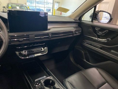 New 2025 Lincoln Corsair AWD w/ Equipment Group 101A image 12