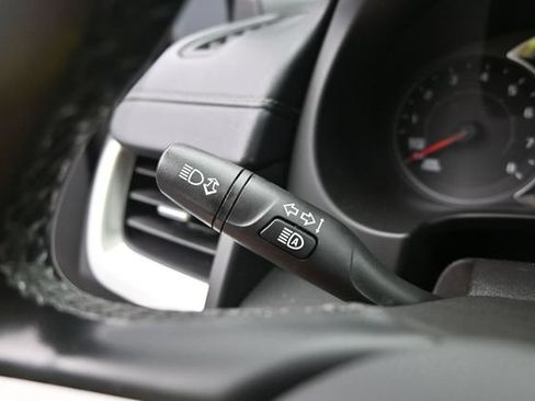Used 2024 GMC Terrain SLT AWD/4WD image 21