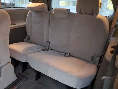 Used 2011 Toyota Sienna LE image 24