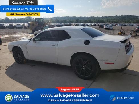 Used 2020 Dodge Challenger SXT w/ Blacktop Package RWD image 3