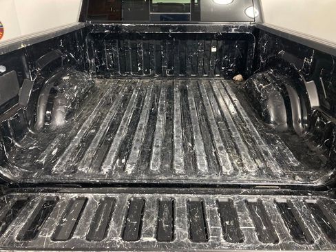 Used 2025 RAM 1500 Laramie AWD/4WD image 23