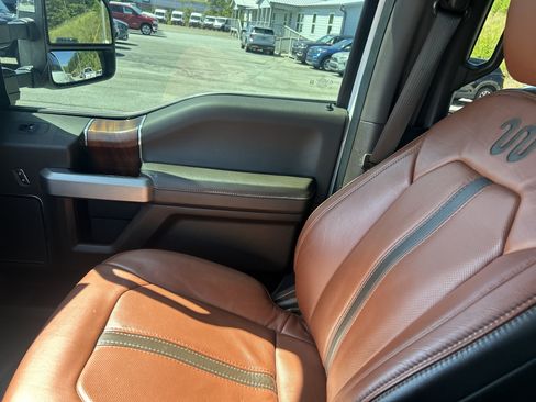 Used 2021 Ford F350 King Ranch w/ King Ranch Ultimate Package AWD/4WD image 30