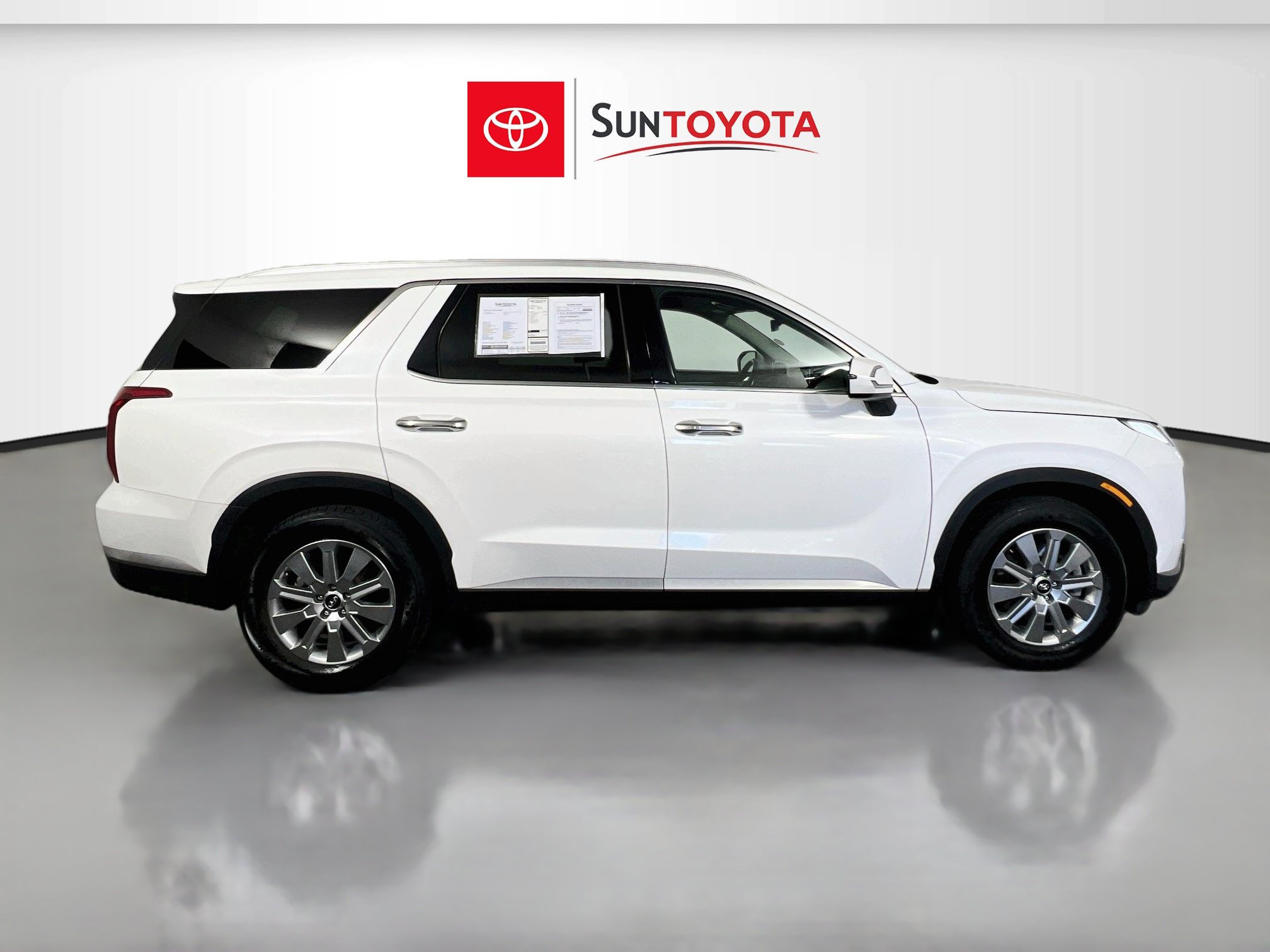 Used 2024 Hyundai Palisade SEL FWD image 2