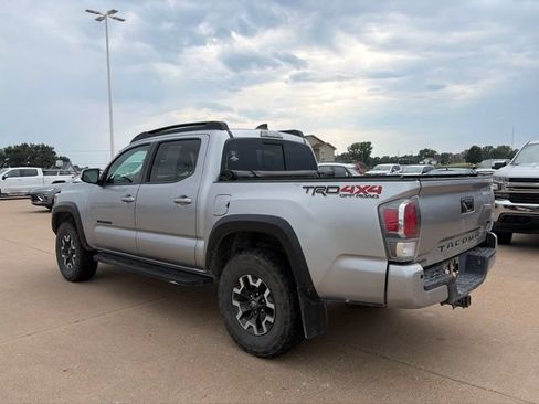 Used 2022 Toyota Tacoma TRD Off-Road w/ TRD Premium Off Road Package AWD/4WD image 6