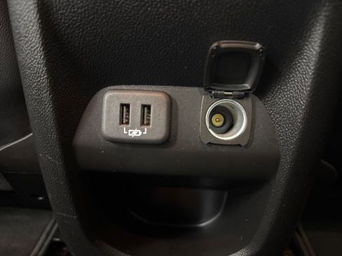 Used 2022 Chevrolet Colorado Z71 w/ Safety Package image 24