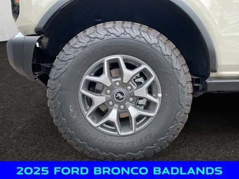 New 2025 Ford Bronco Badlands AWD/4WD image 14