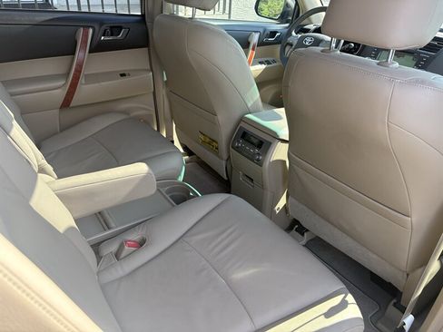 Used 2009 Toyota Highlander Limited FWD image 23