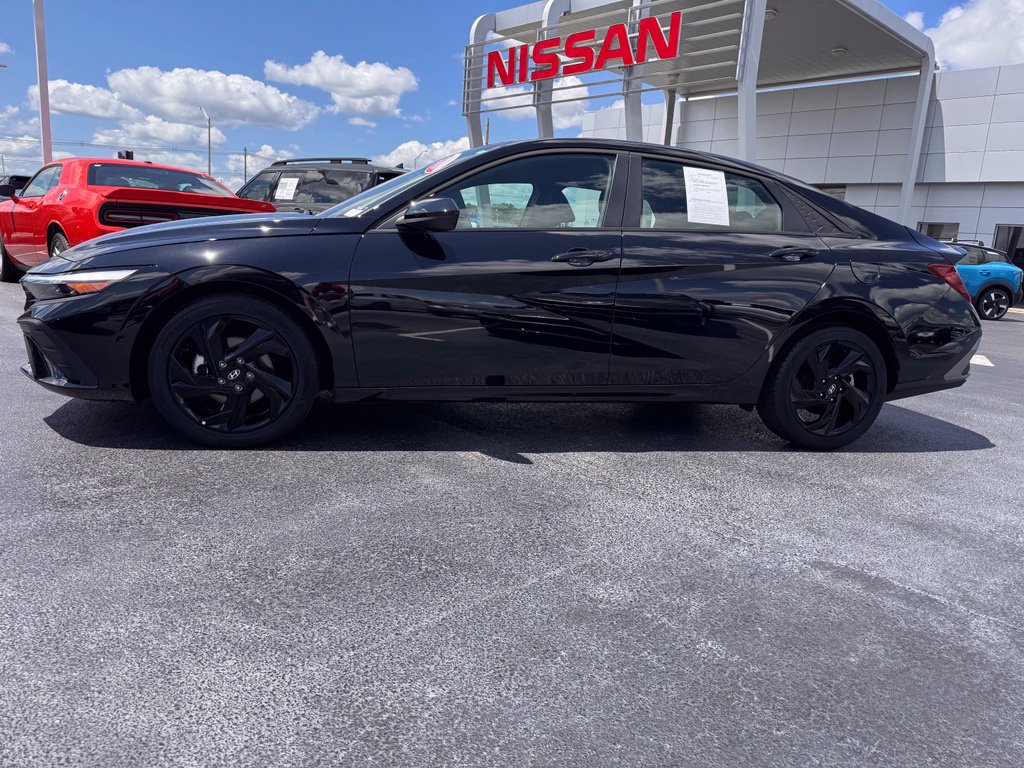 Used 2026 Hyundai Elantra Sport FWD image 2