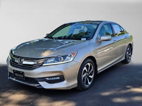Used 2017 Honda Accord EX-L image 7
