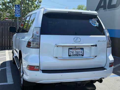 Used 2017 Lexus GX 460 image 4