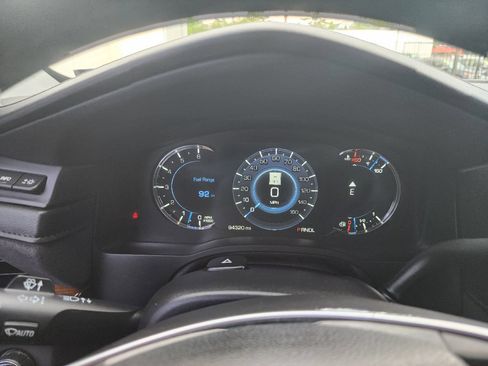 Used 2017 Cadillac Escalade ESV Premium Luxury AWD/4WD image 25