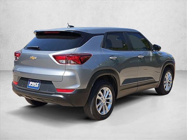 Used 2025 Chevrolet TrailBlazer LS w/ LS Convenience Package FWD image 5