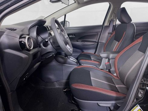 Used 2025 Nissan Versa SR w/ Trunk Package FWD image 4