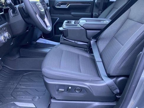 New 2026 GMC Sierra 1500 Elevation w/ LPO, Elevation Black Package AWD/4WD image 16