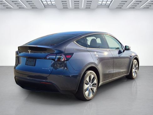 Used 2023 Tesla Model Y Long Range AWD/4WD image 4