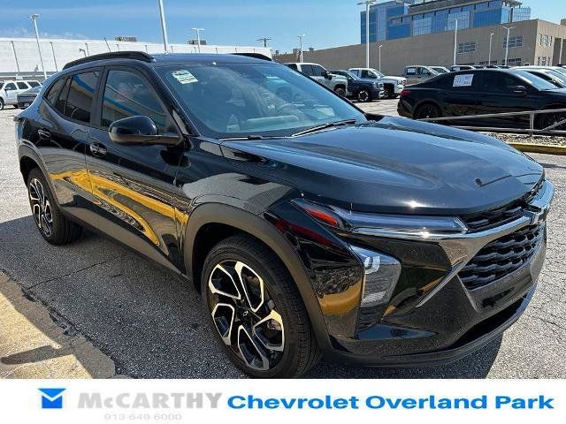 New 2026 Chevrolet Trax RS w/ Sunroof Package FWD image 6