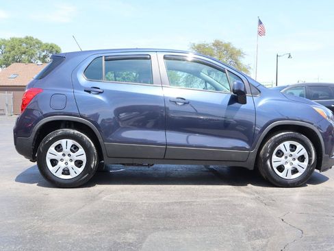 Used 2018 Chevrolet Trax LS FWD image 6