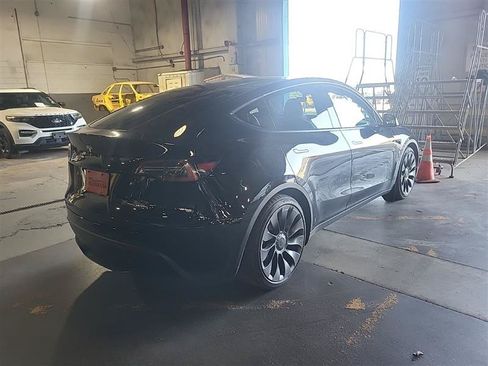 Used 2022 Tesla Model Y Performance AWD/4WD image 4