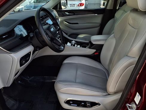 Used 2022 Jeep Grand Cherokee Overland w/ Advanced Protech Group III image 14