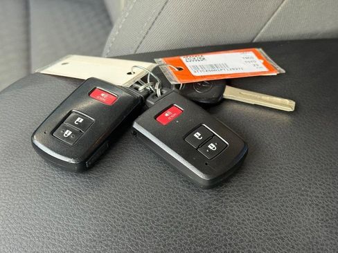 Used 2023 Toyota Tacoma SR5 image 29