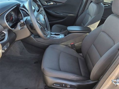 Used 2024 Chevrolet Malibu LT image 19