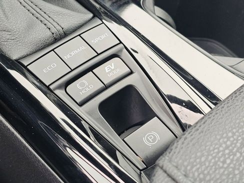 Used 2025 Toyota Camry XSE image 11