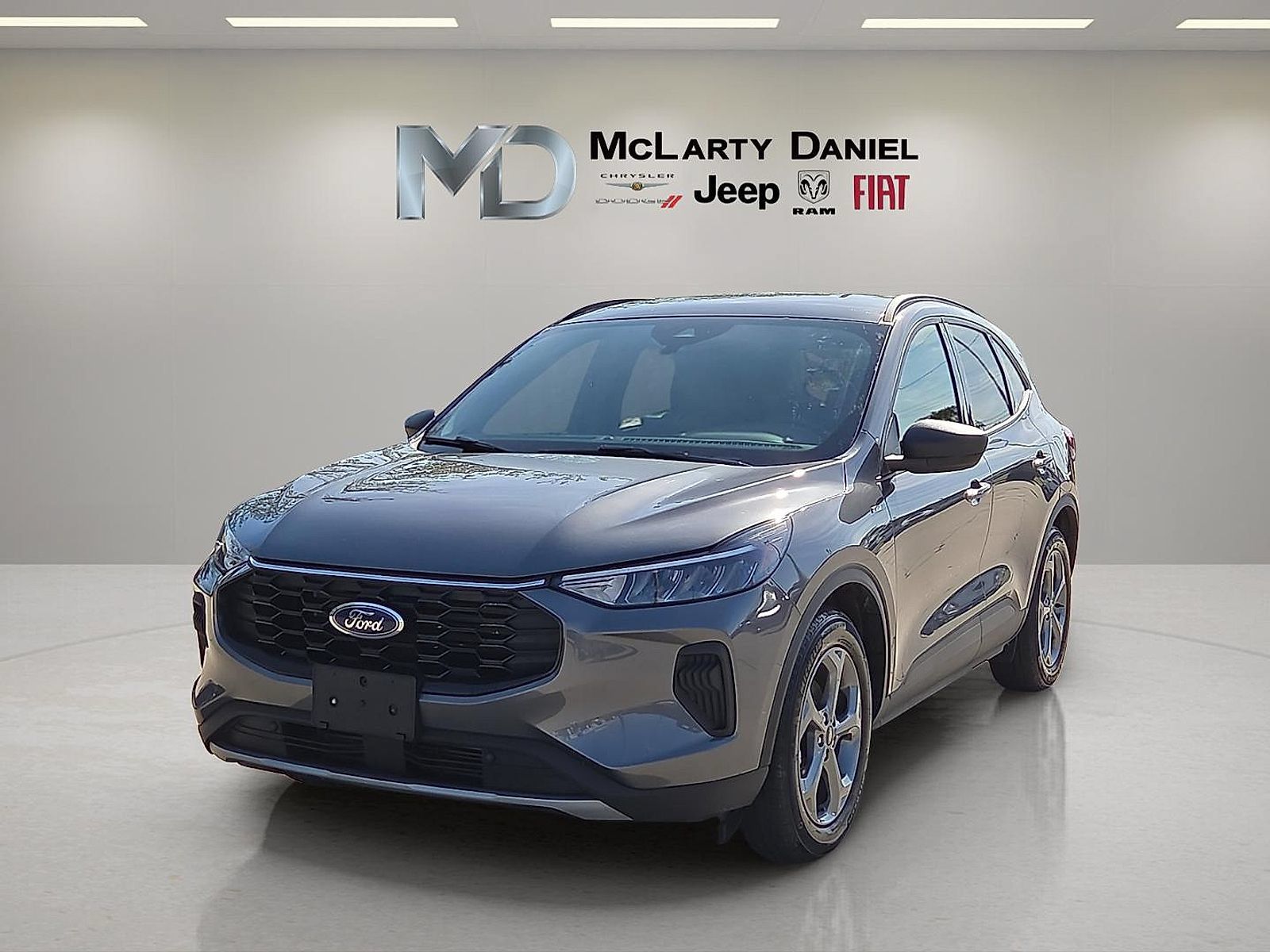 Used 2025 Ford Escape ST-Line FWD image 2