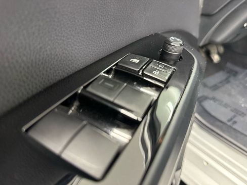 Used 2022 Toyota Prius Prime XLE image 14