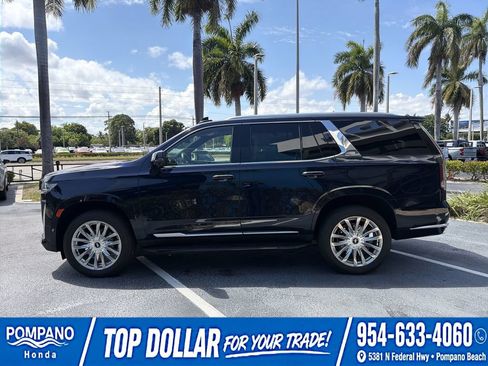 Used 2024 Cadillac Escalade Premium Luxury AWD/4WD image 6