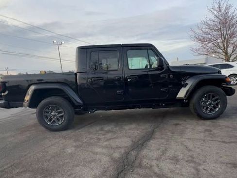 New 2026 Jeep Gladiator Sport AWD/4WD image 9