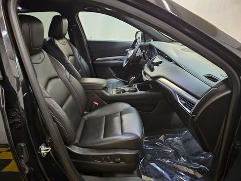 Used 2020 Cadillac XT4 Premium Luxury image 11