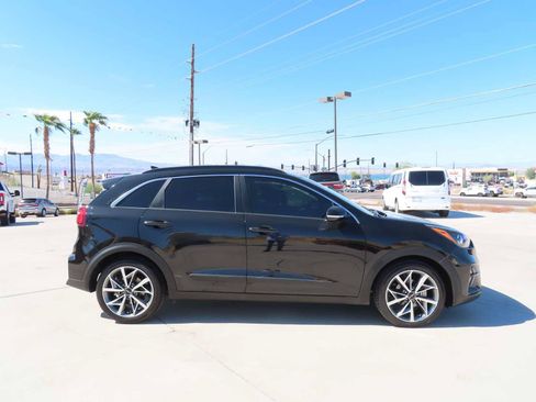 Used 2022 Kia Niro Touring Special Edition FWD image 10
